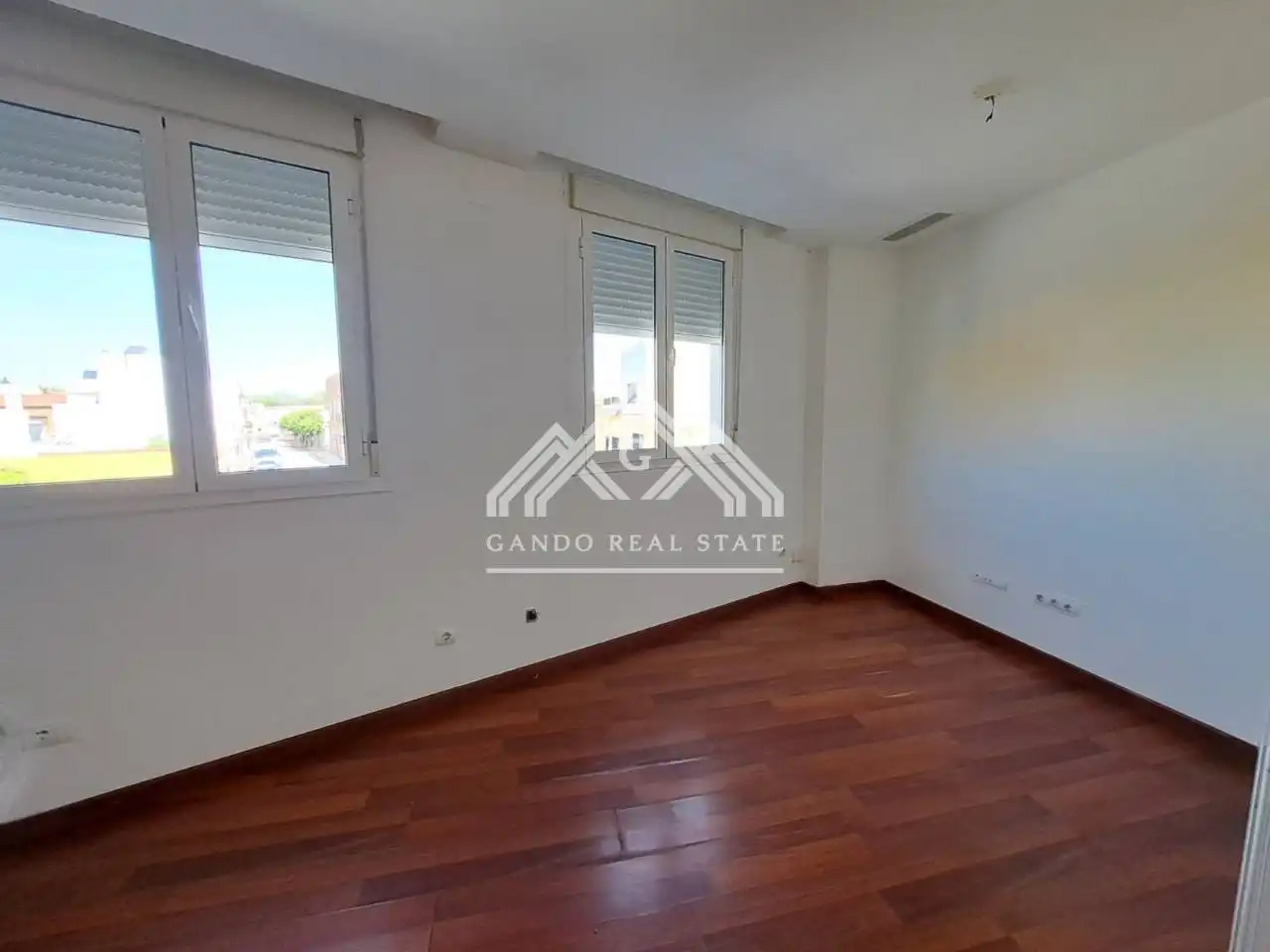 Dormitori de Dúplex de lloguer en Dos Hermanas amb Aire condicionat, Parquet i Terrassa