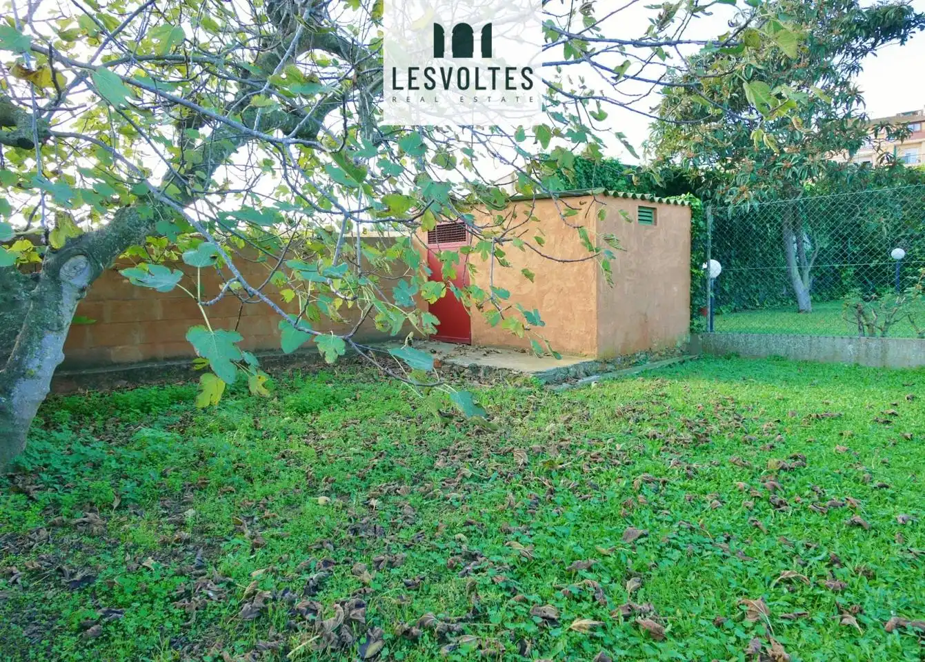 Außenansicht von Einfamilien-Reihenhaus zum Verkauf in Palafrugell mit Heizung, Privatgarten und Terrasse