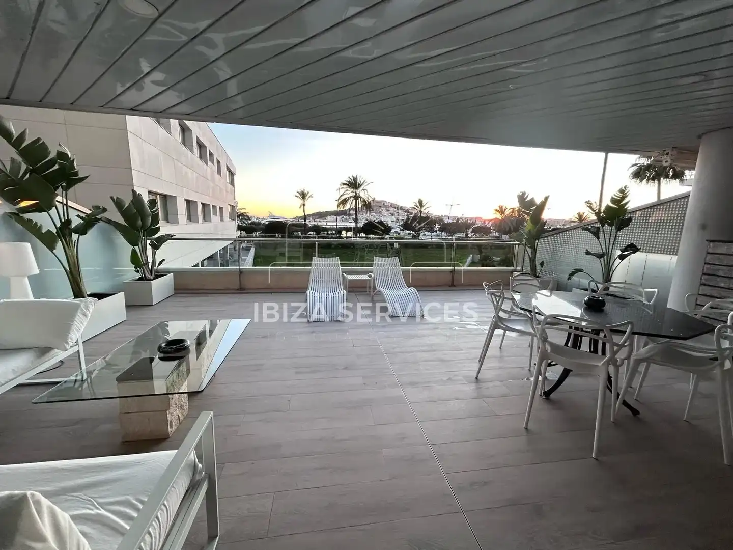 Terrassa de Pis en venda en Eivissa amb Aire condicionat, Jardí privat i Piscina