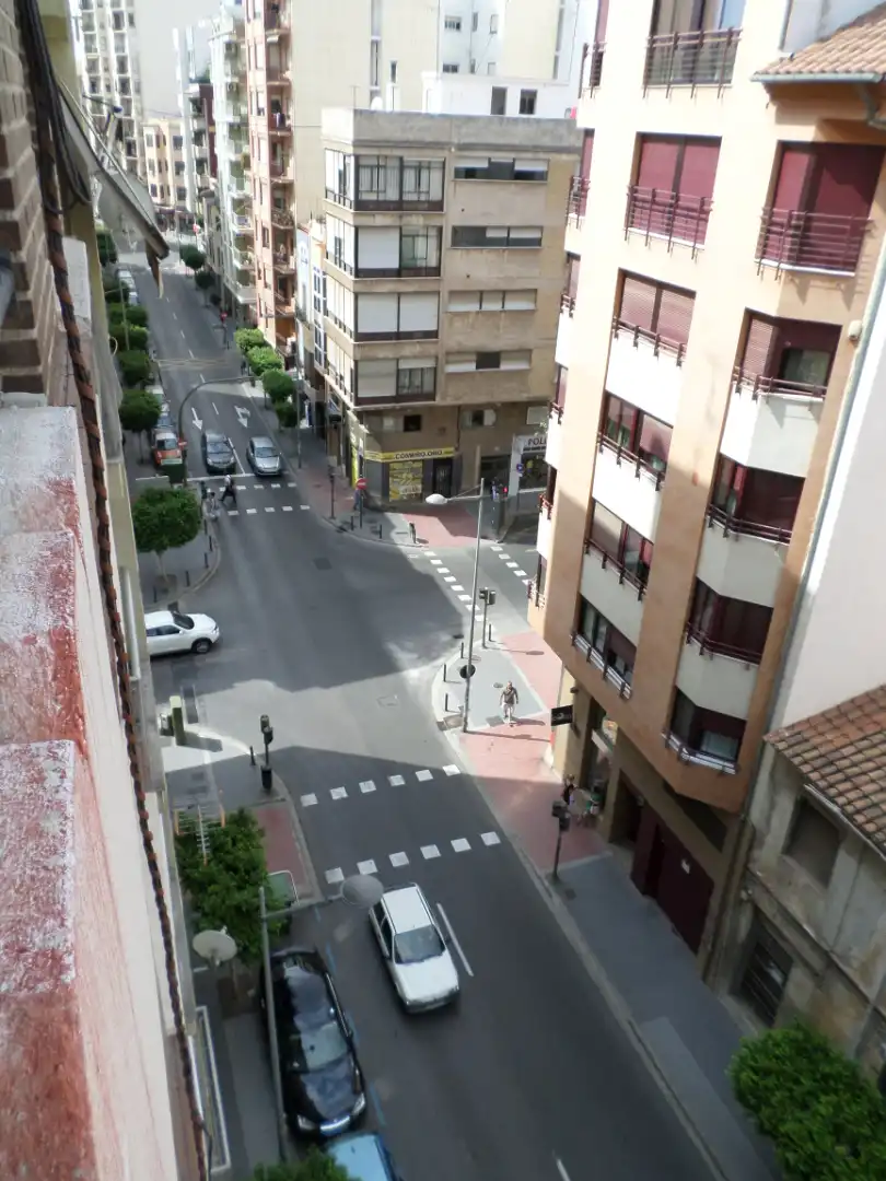 Vista exterior de Piso en venta en Castellón de la Plana / Castelló de la Plana con Calefacción, Terraza y Amueblado