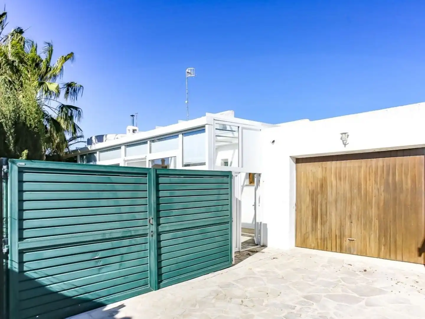 Vista exterior de Casa o chalet en venta en Deltebre con Aire acondicionado, Trastero y Balcón