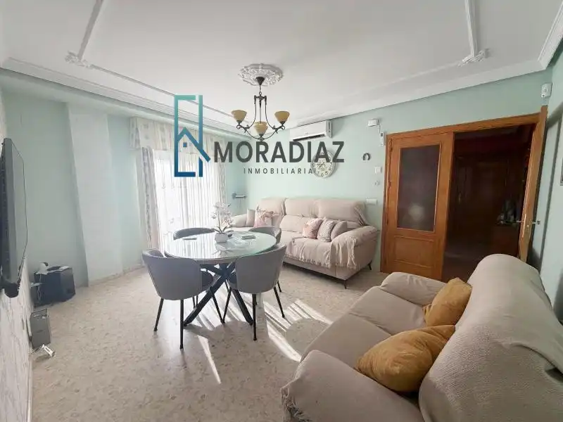 Vista exterior de Piso en venta en Don Benito con Aire acondicionado, Trastero y Balcón