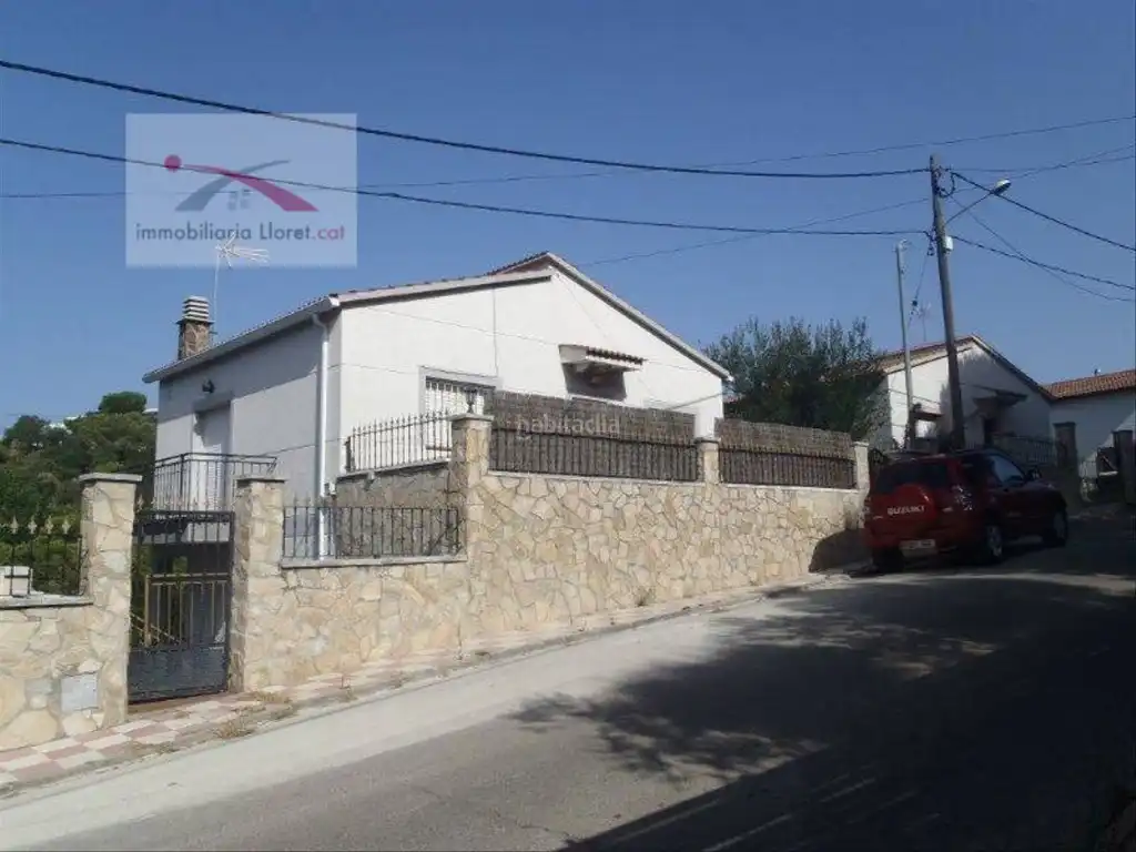Houses for sale in Calle Grèvol, 41, Aiguaviva Parc