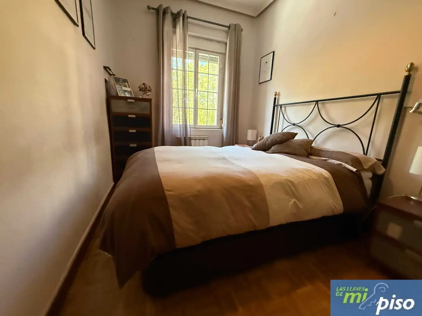 Bedroom of Flat for sale in Valladolid  with Heating, Parquet flooring and Furnished