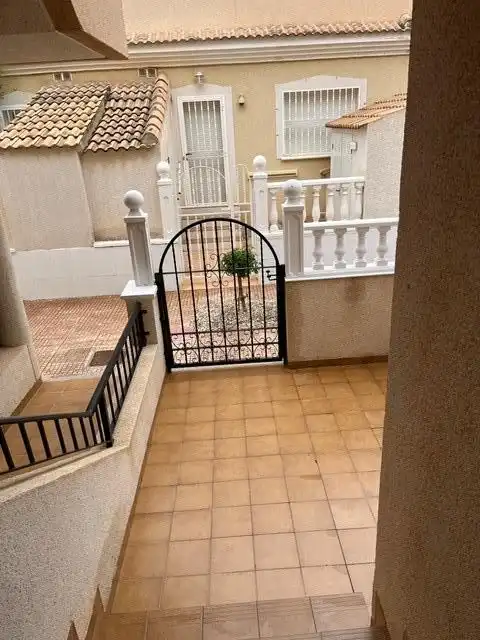 Planta baixa en venda en Los Alcázares amb Aire condicionat, Calefacció i Jardí privat