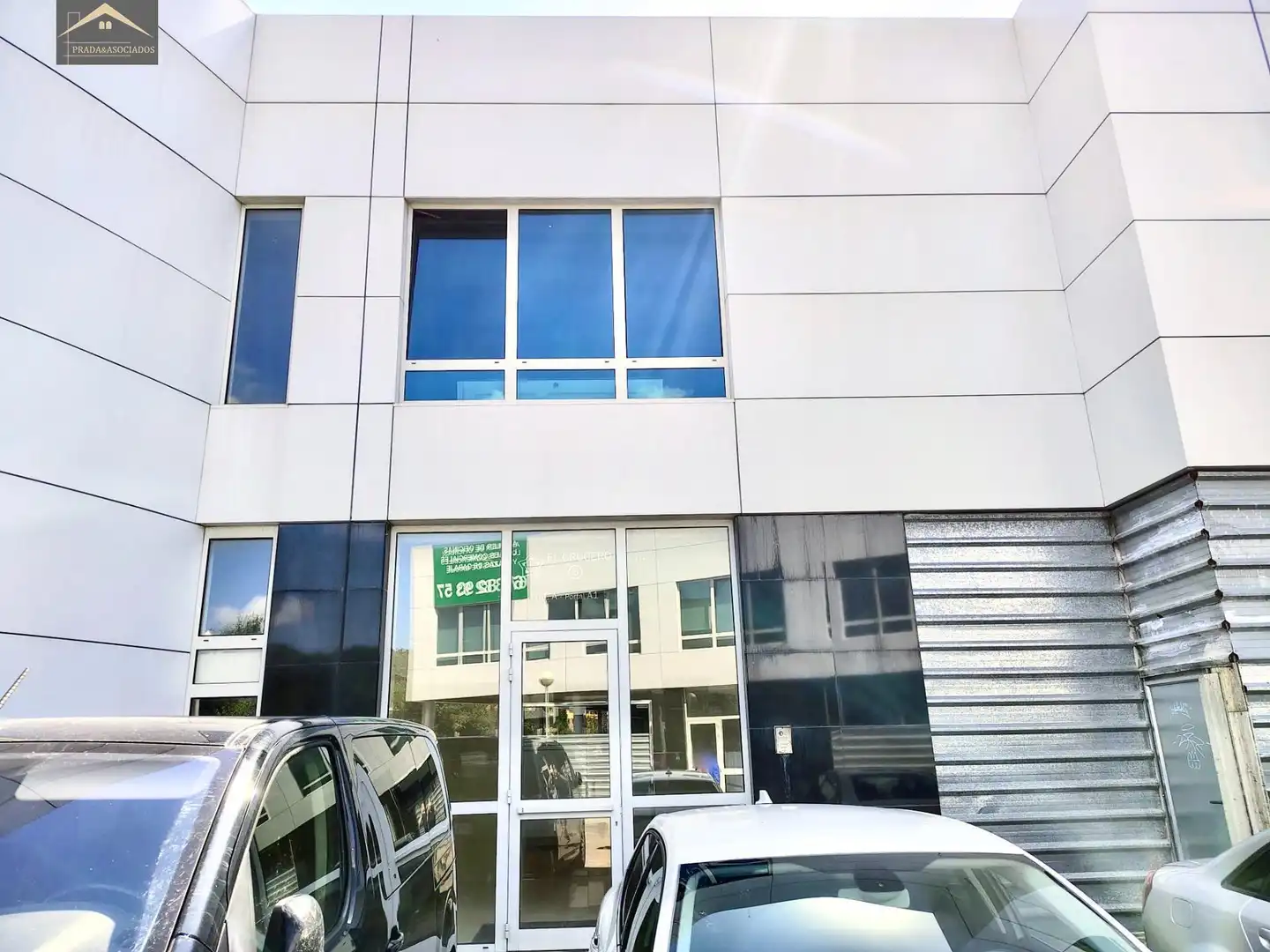 Vista exterior de Local en venta en Camargo