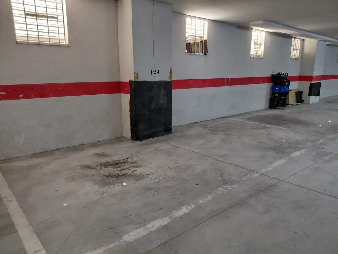 Parkplatz von Garage zur Miete in Barañáin / Barañain
