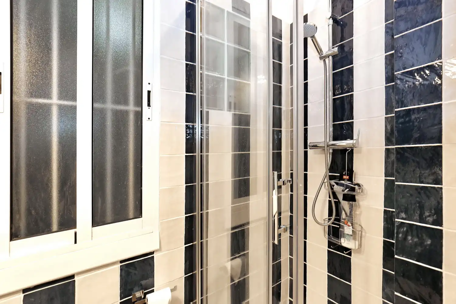 Badezimmer von Wohnung zum Verkauf in Barcelona mit Klimaanlage, Heizung und Möbliert