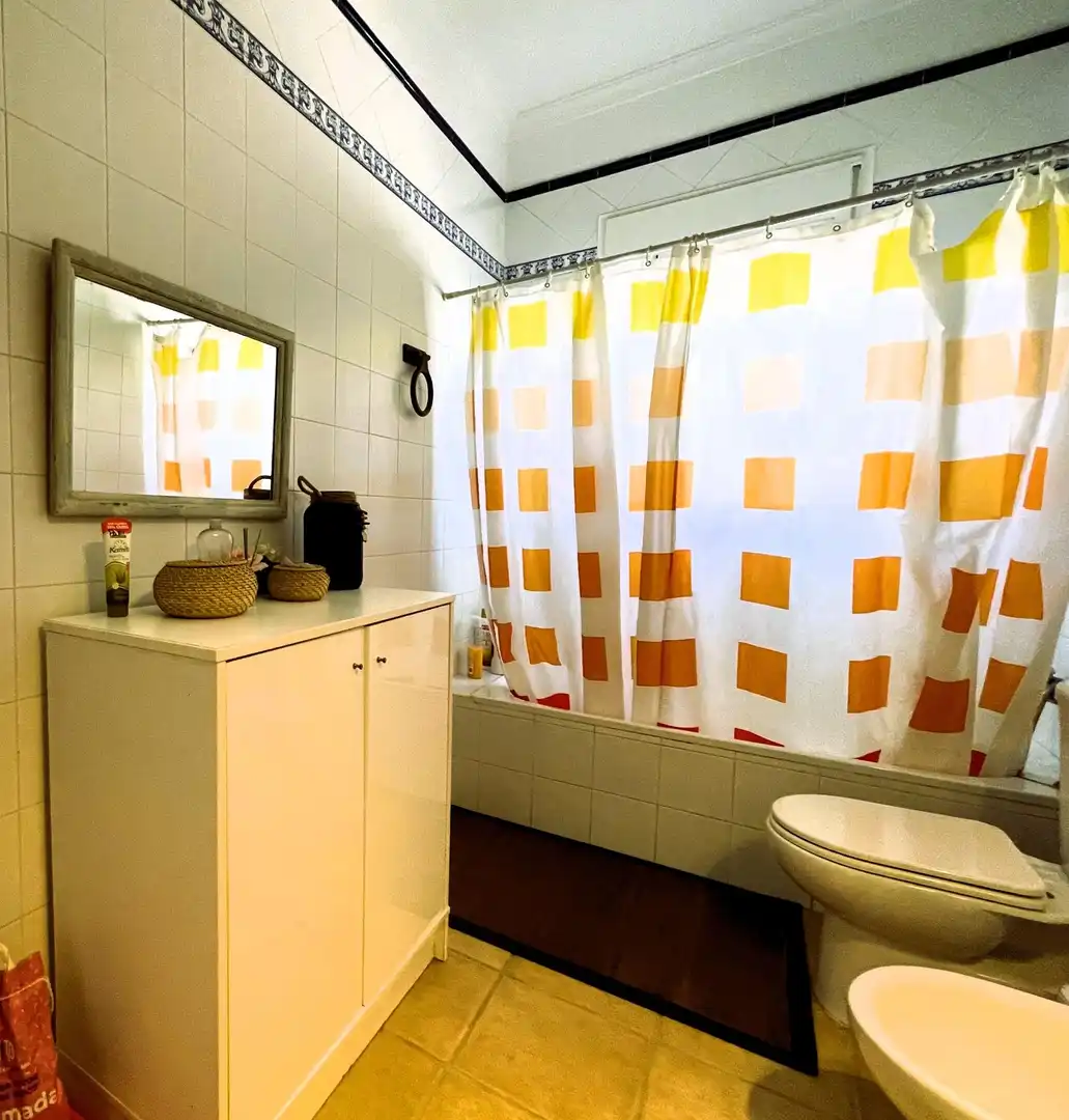 Baño de Casa o chalet en venta en Villaverde del Río con Calefacción y Jardín privado