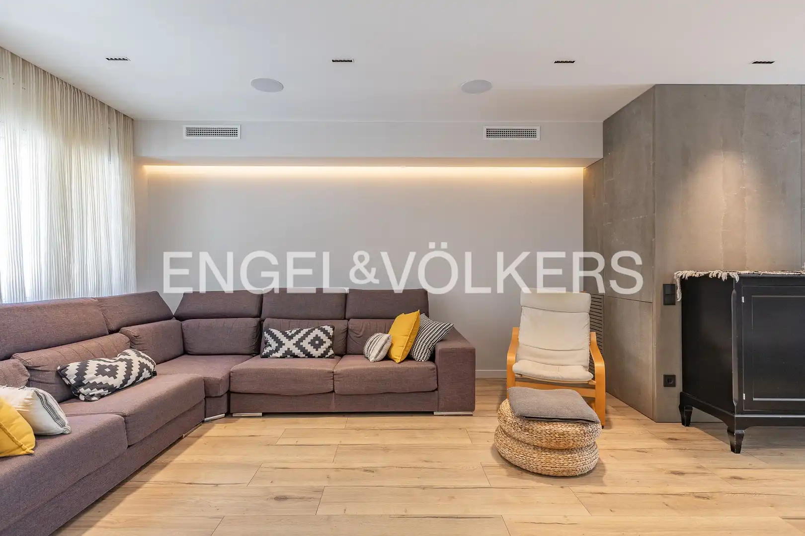 Sala d'estar de Casa o xalet en venda en Sabadell amb Aire condicionat, Calefacció i Jardí privat
