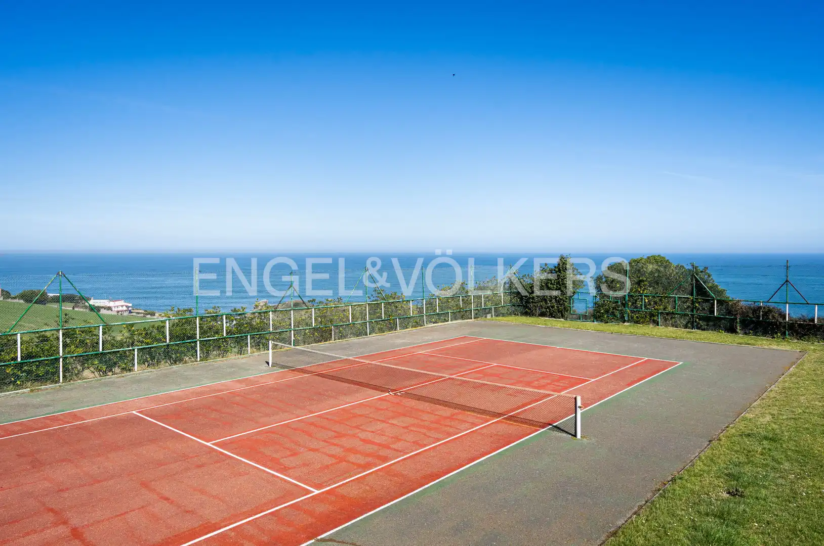 Vista exterior de Casa o chalet en venta en Gijón  con Calefacción, Trastero y Piscina