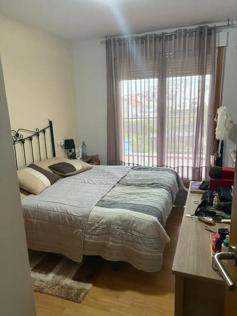 Habitación de Apartamento en venta en Vilagarcía de Arousa con Calefacción, Parquet y Terraza