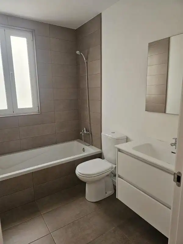 Bany de Pis en venda en Valencia amb Aire condicionat, Calefacció i Terrassa