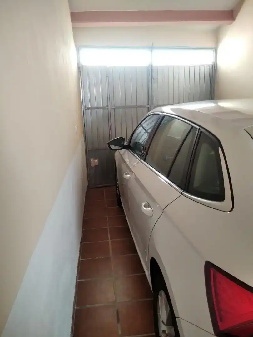Aparcament de Casa adosada en venda en Talayuelas amb Aire condicionat
