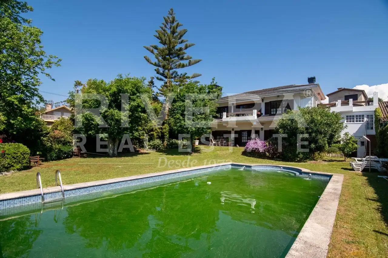 Vista exterior de Casa o chalet en venta en Vigo  con Calefacción, Jardín privado y Terraza