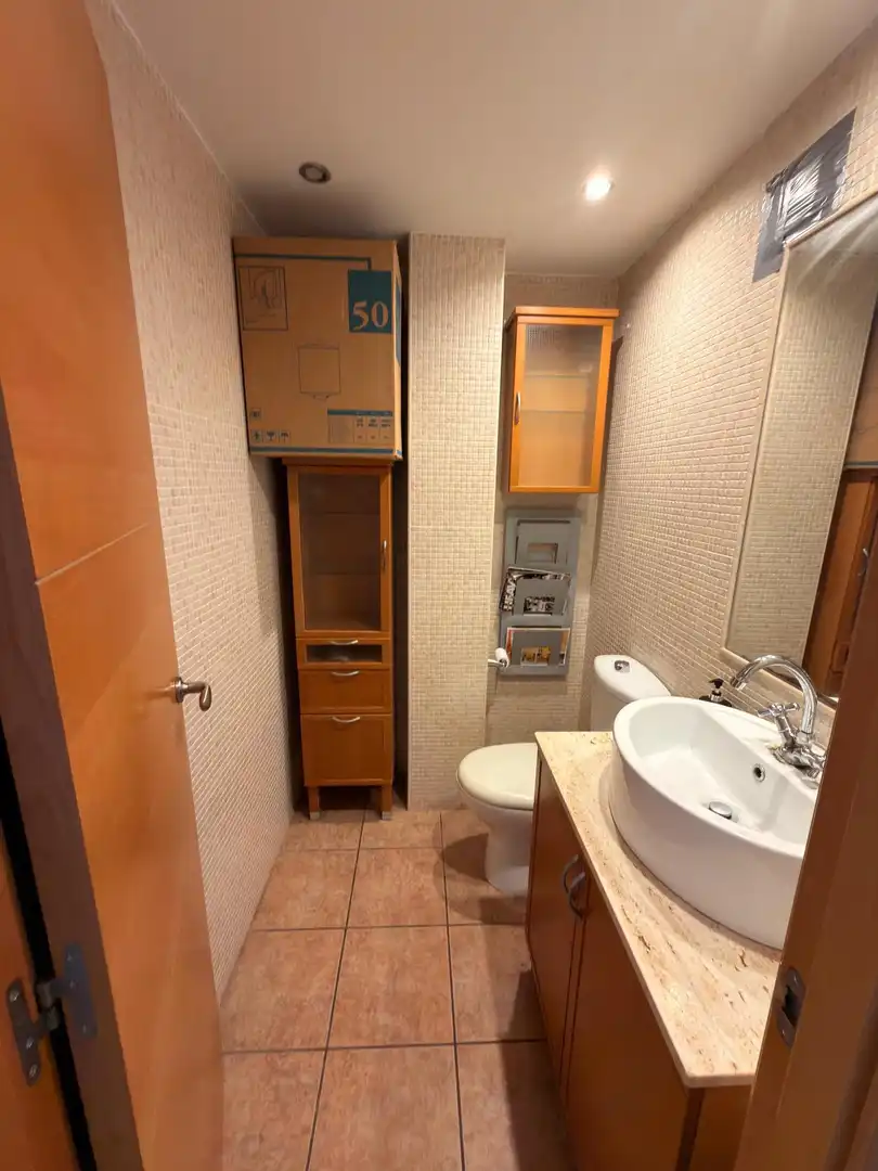 Badezimmer von Wohnung zum Verkauf in Lleida mit Klimaanlage und Heizung