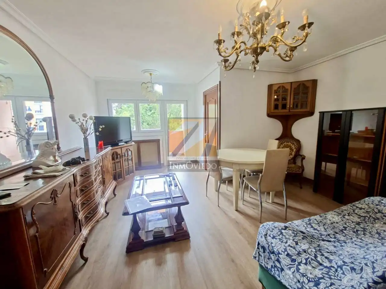 Living room of Flat for sale in Oviedo   with Heating, Terrace and Storage room