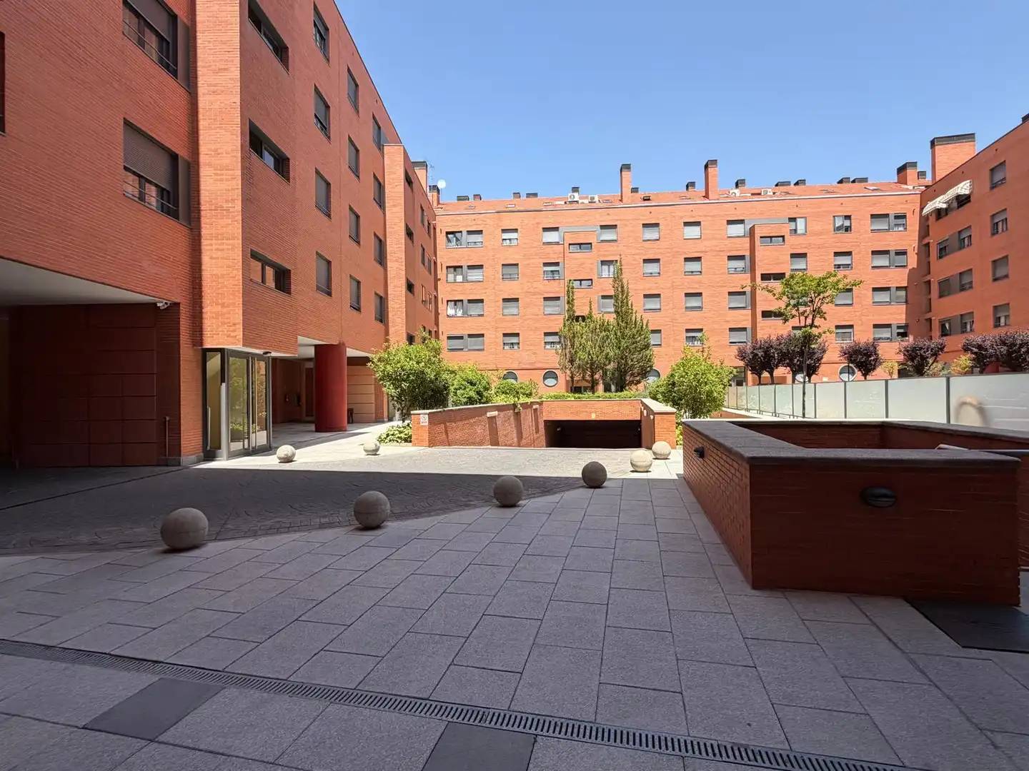 Vista exterior de Pis en venda en Alcalá de Henares amb Aire condicionat, Calefacció i Traster