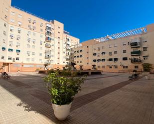 Vista exterior de Pis en venda en  Sevilla Capital amb Aire condicionat i Terrassa