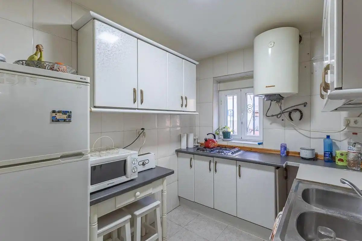 Kitchen of Flat for sale in Granada