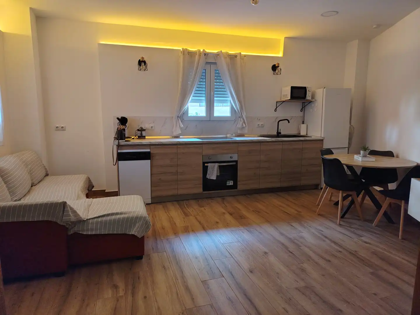 Planta baixa de lloguer a Urbanización Costa del Oro, Centro Internacional