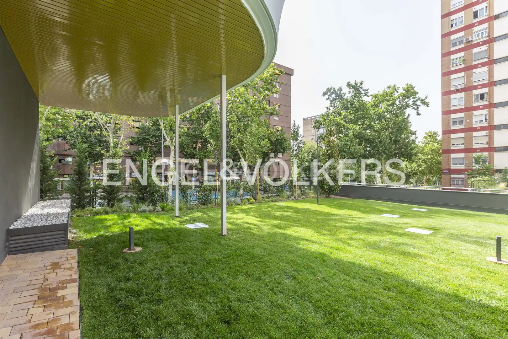 Terrasse von Wohnung zum Verkauf in Madrid mit Klimaanlage, Heizung und Privatgarten