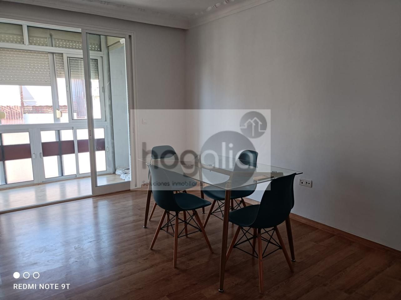 Dormitori de Pis de lloguer en  Sevilla Capital amb Aire condicionat i Terrassa