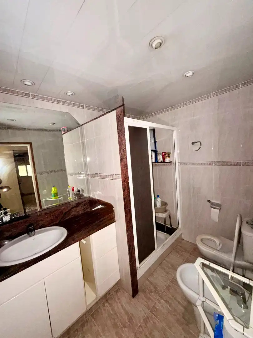 Baño de Piso en venta en Barcelona con Aire acondicionado, Horno y Balcón