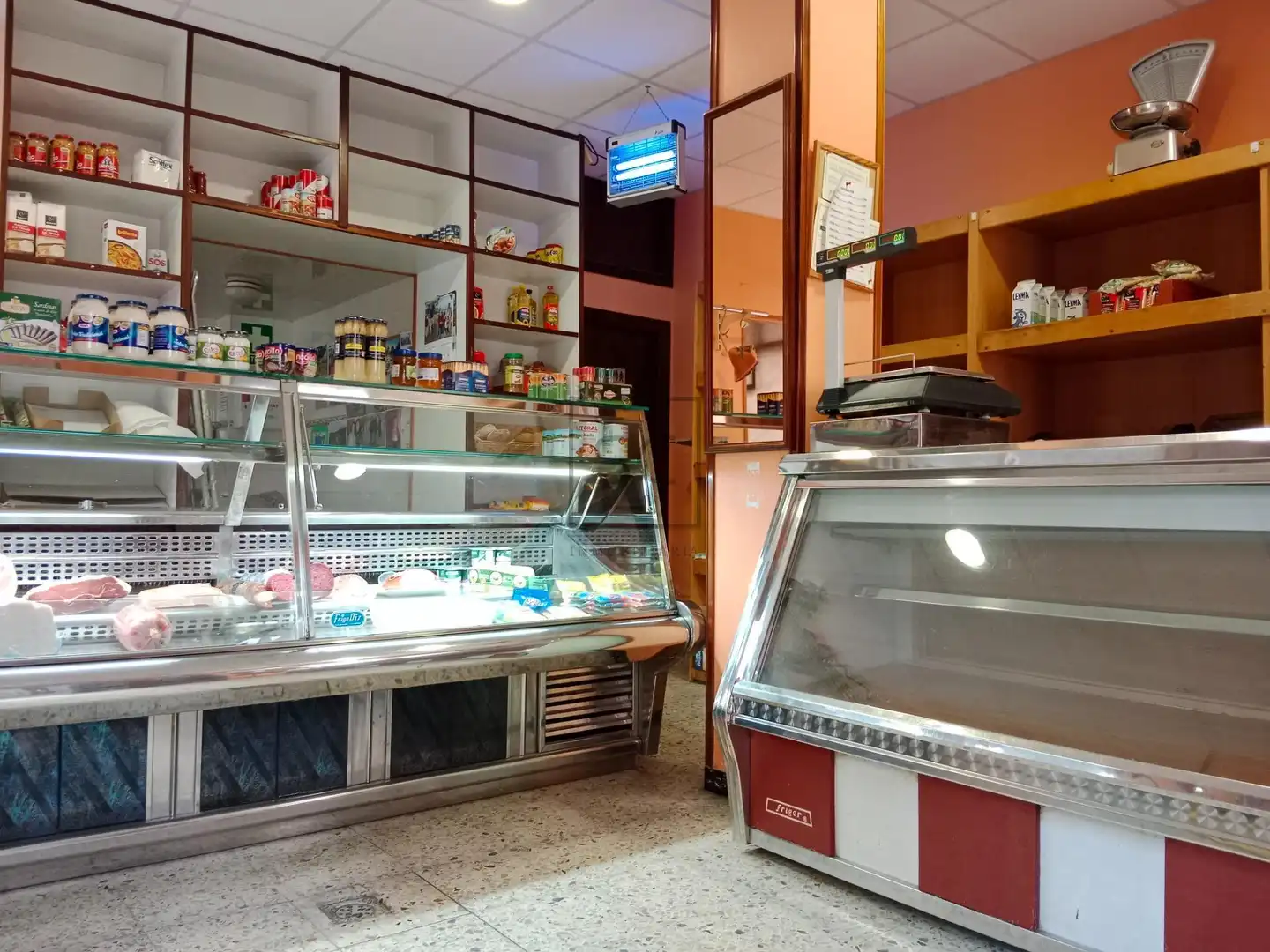 Local comercial en venta en ARMANDO COTARELO