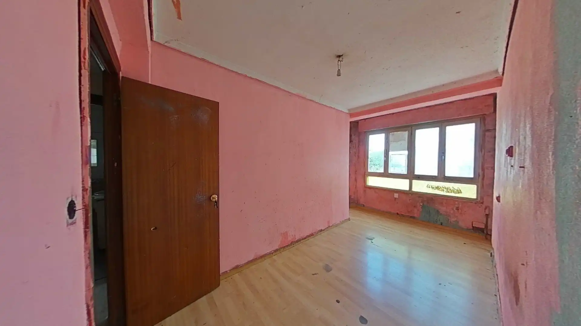 Habitación de Piso en venta en El Astillero   con Horno