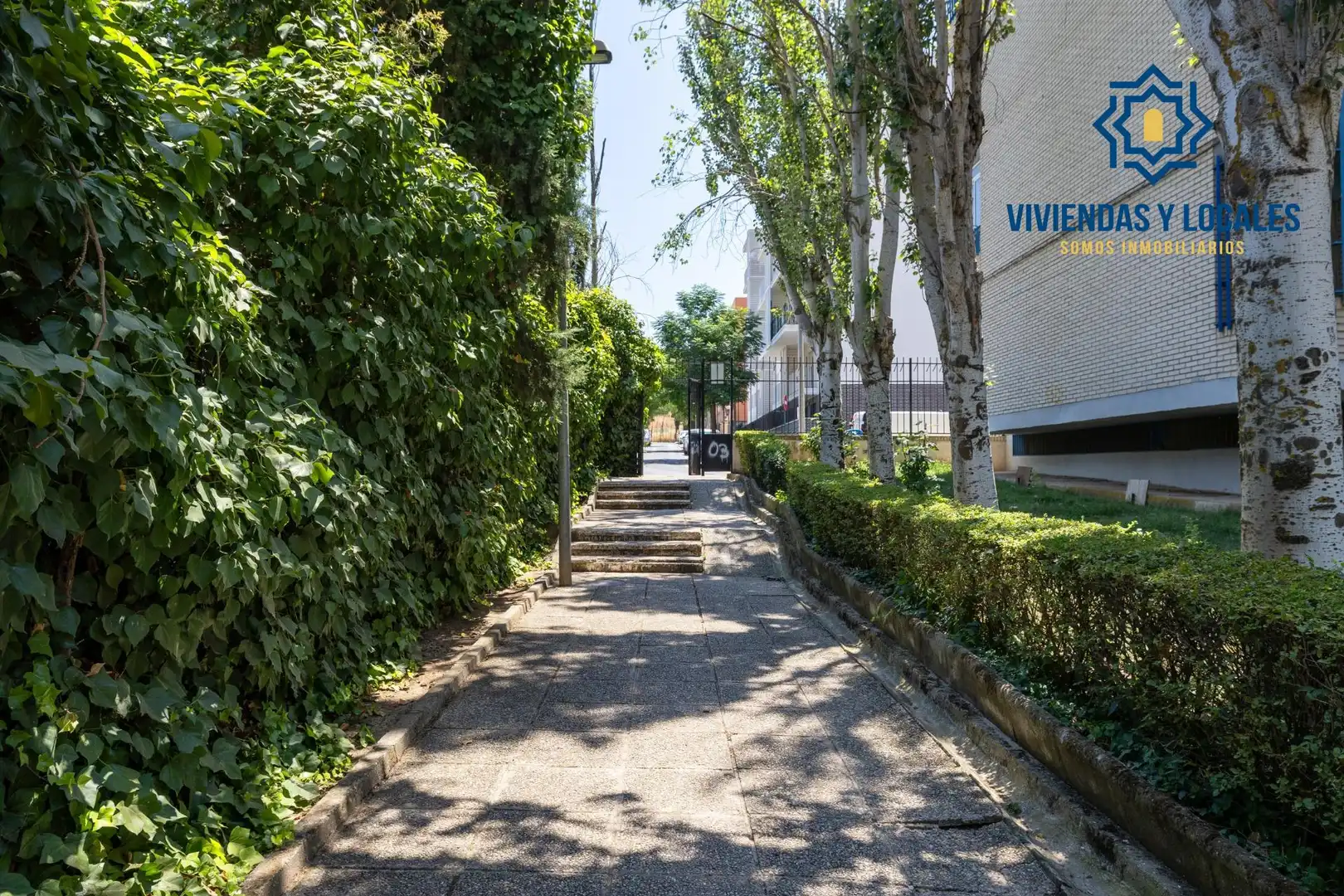 Vista exterior de Pis en venda en Granada