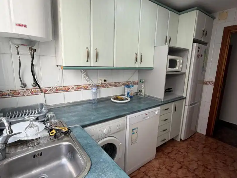 Kitchen of Flat for share in Nueva Andalucía