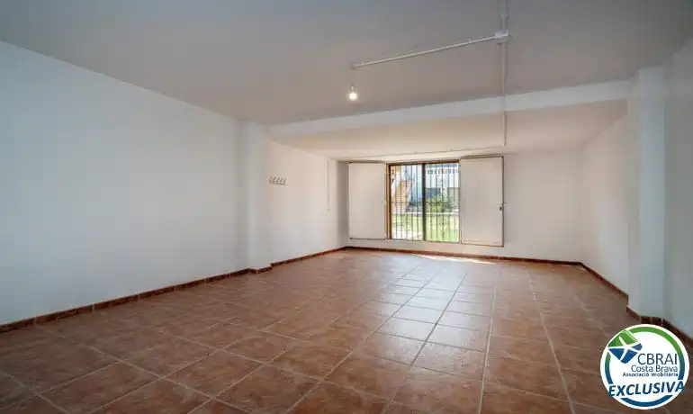 Casa aparellada amb piscina en venda a Muga - Gran Reserva - Badia, imagen 27