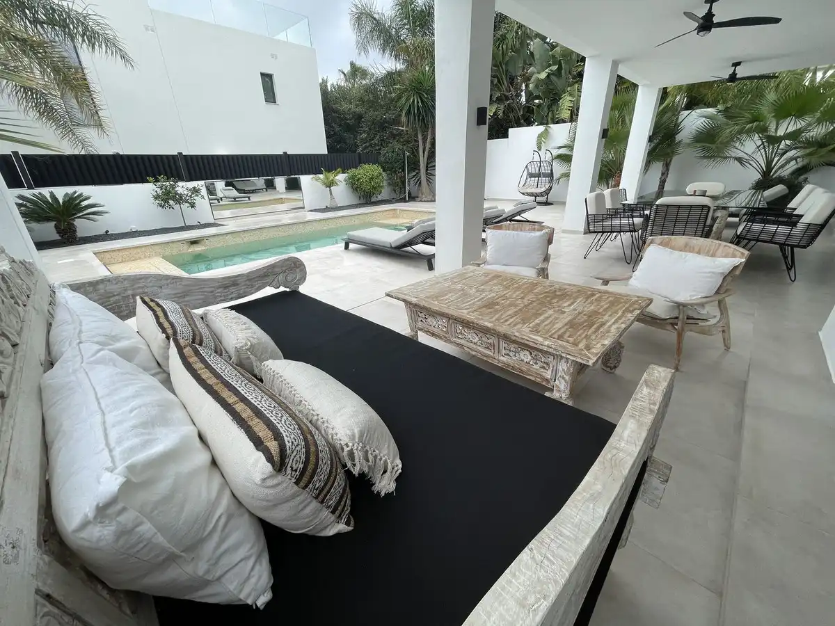 Terraza de Casa o chalet de alquiler en Marbella con Aire acondicionado, Jardín privado y Piscina