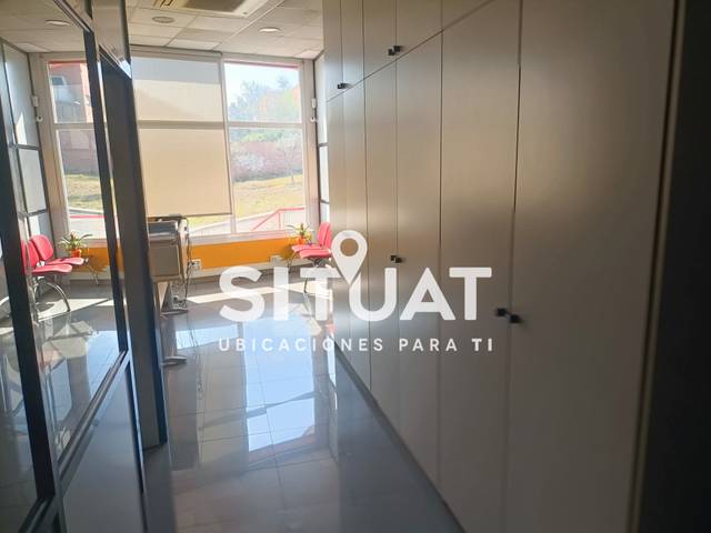 Nave industrial en Venta en Carrer Torruella i Urpina, 1 en Cervelló