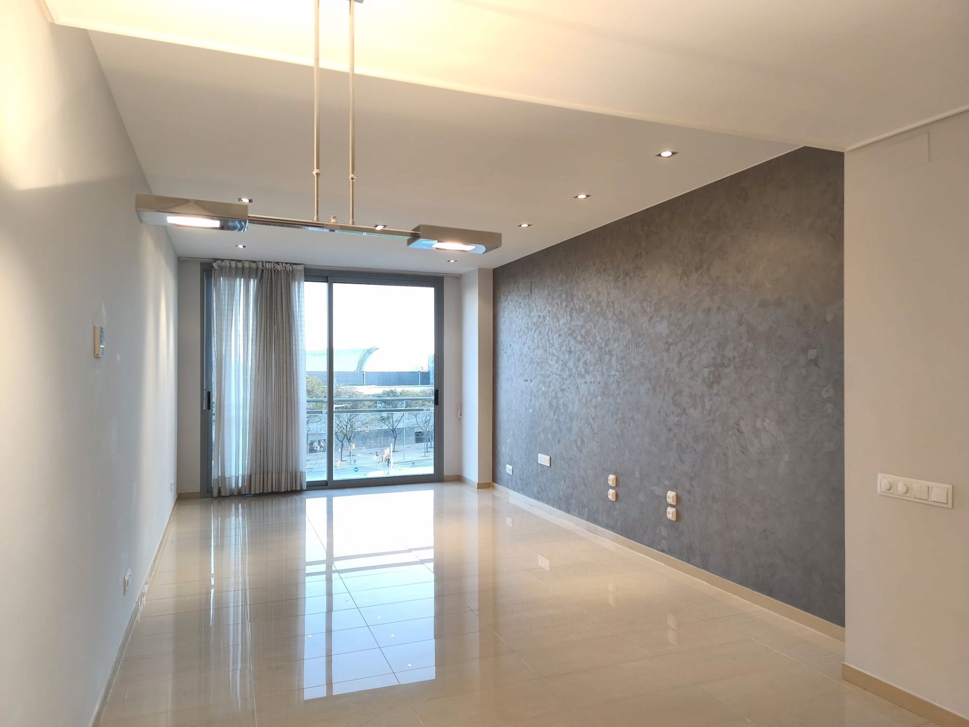 Sala d'estar de Pis de lloguer en L'Hospitalet de Llobregat amb Aire condicionat, Calefacció i Forn