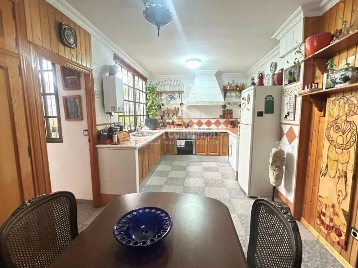 Cocina de Casa adosada en venta en Huelva con Aire acondicionado