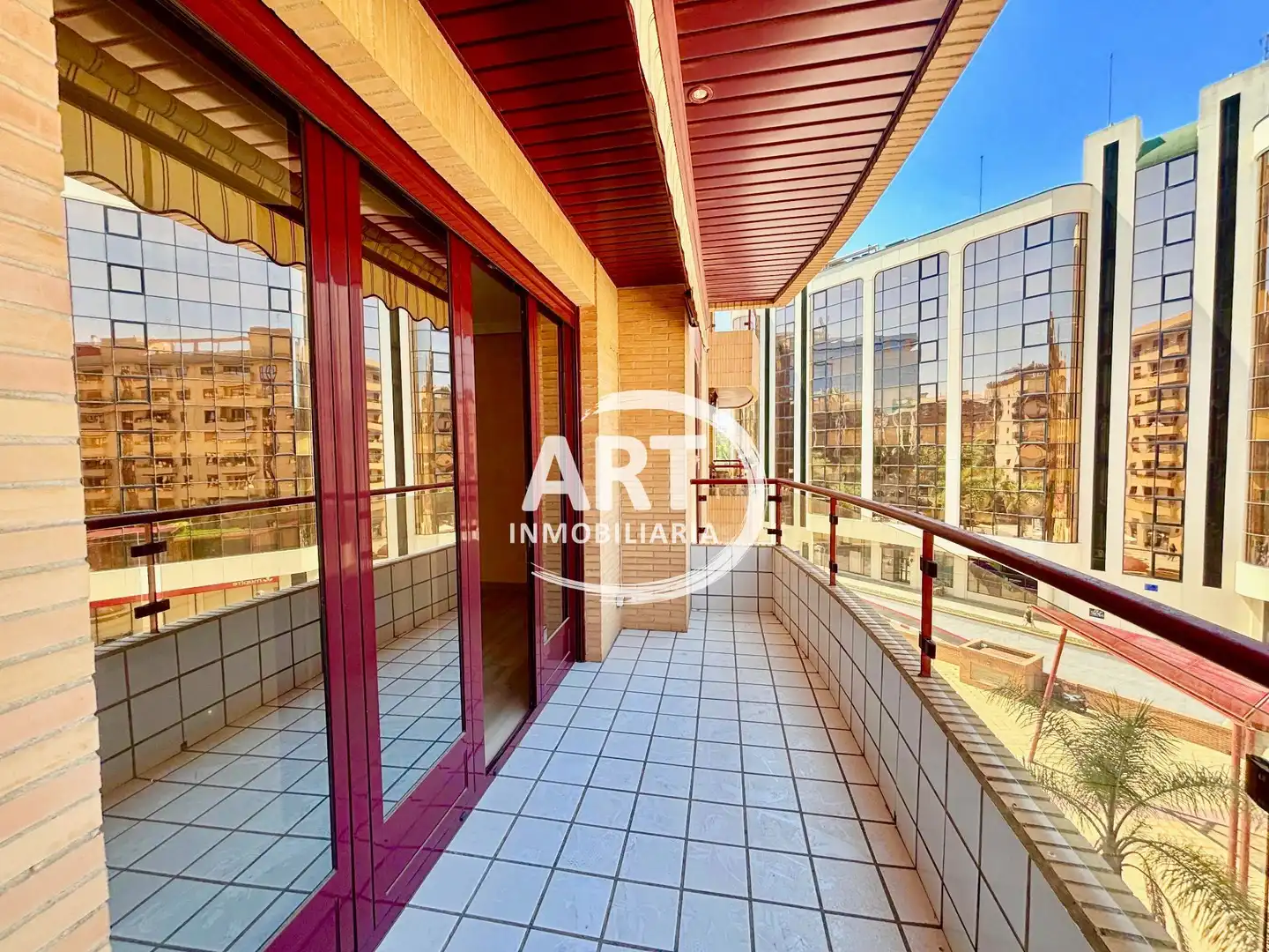 Vista exterior de Piso en venta en Valencia con Aire acondicionado, Calefacción y Terraza