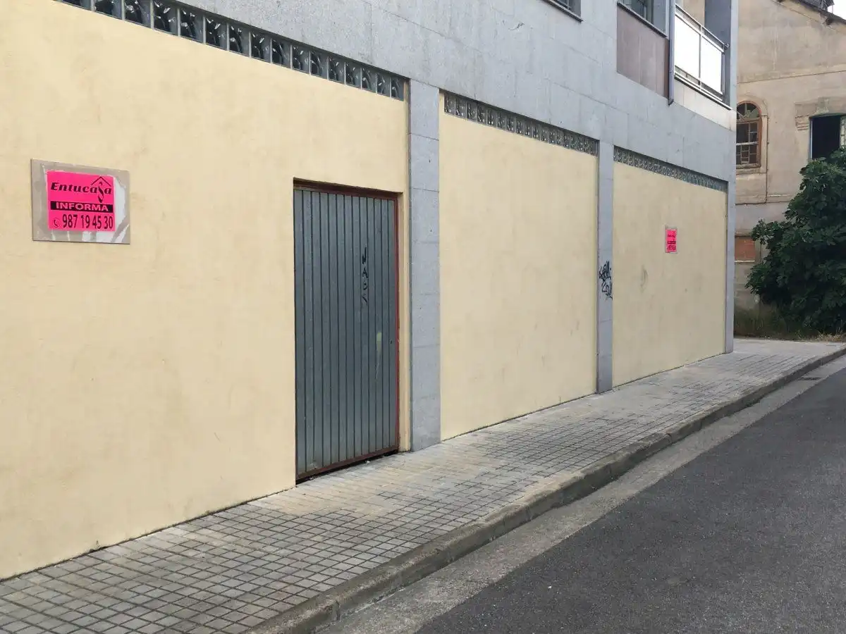 Gewerbefläche zur Miete in Zona Alta