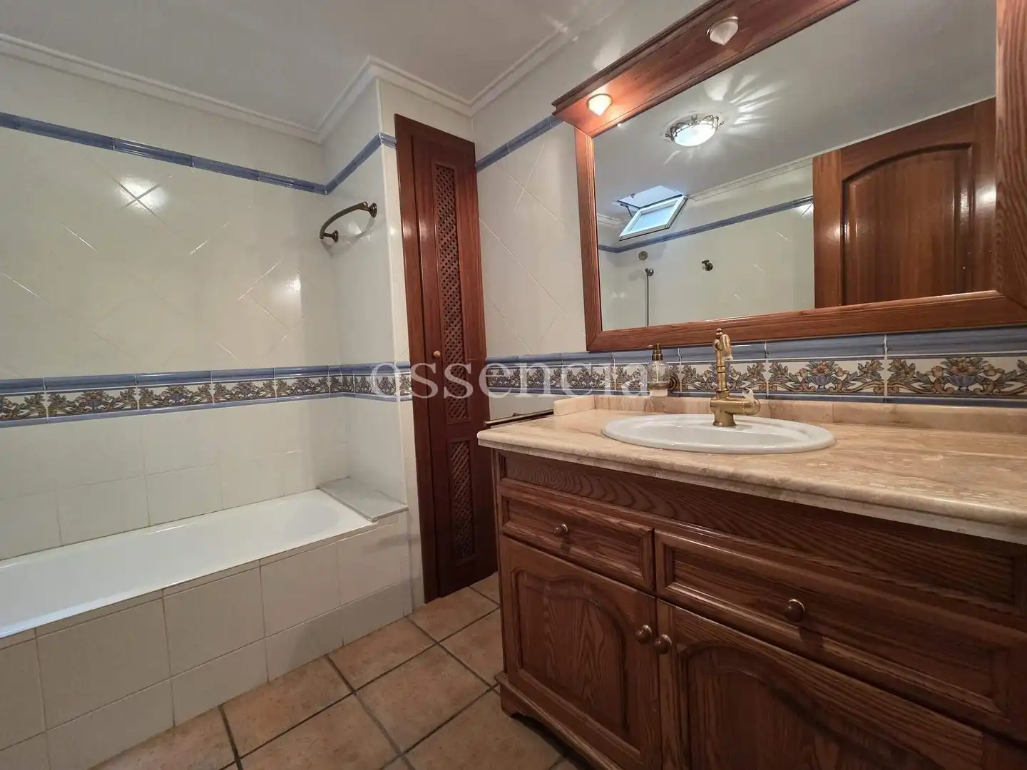 Bany de Casa o xalet en venda en Alfauir amb Aire condicionat, Jardí privat i Terrassa