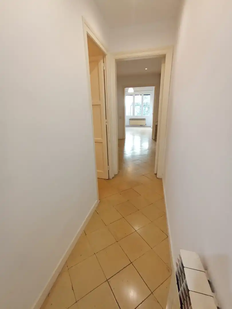 Piso en venta en Barcelona con Calefacción y Horno