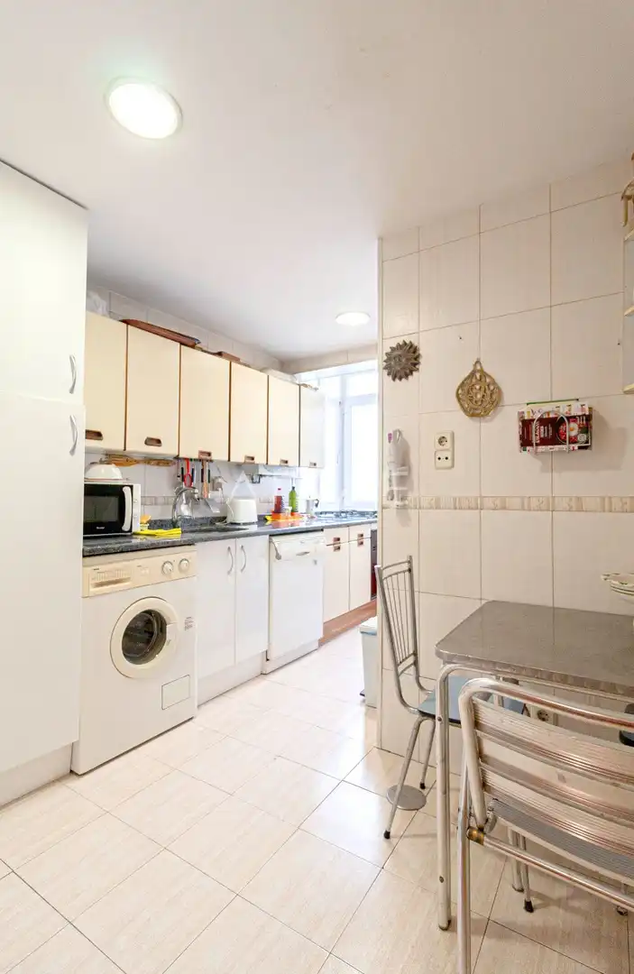 Cuina de Pis en venda en Madrid amb Aire condicionat, Calefacció i Terrassa