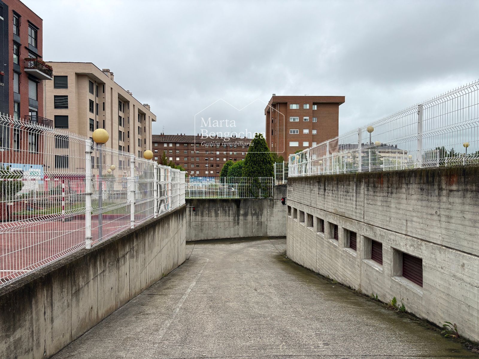 Exterior view of Garage for sale in Vitoria - Gasteiz