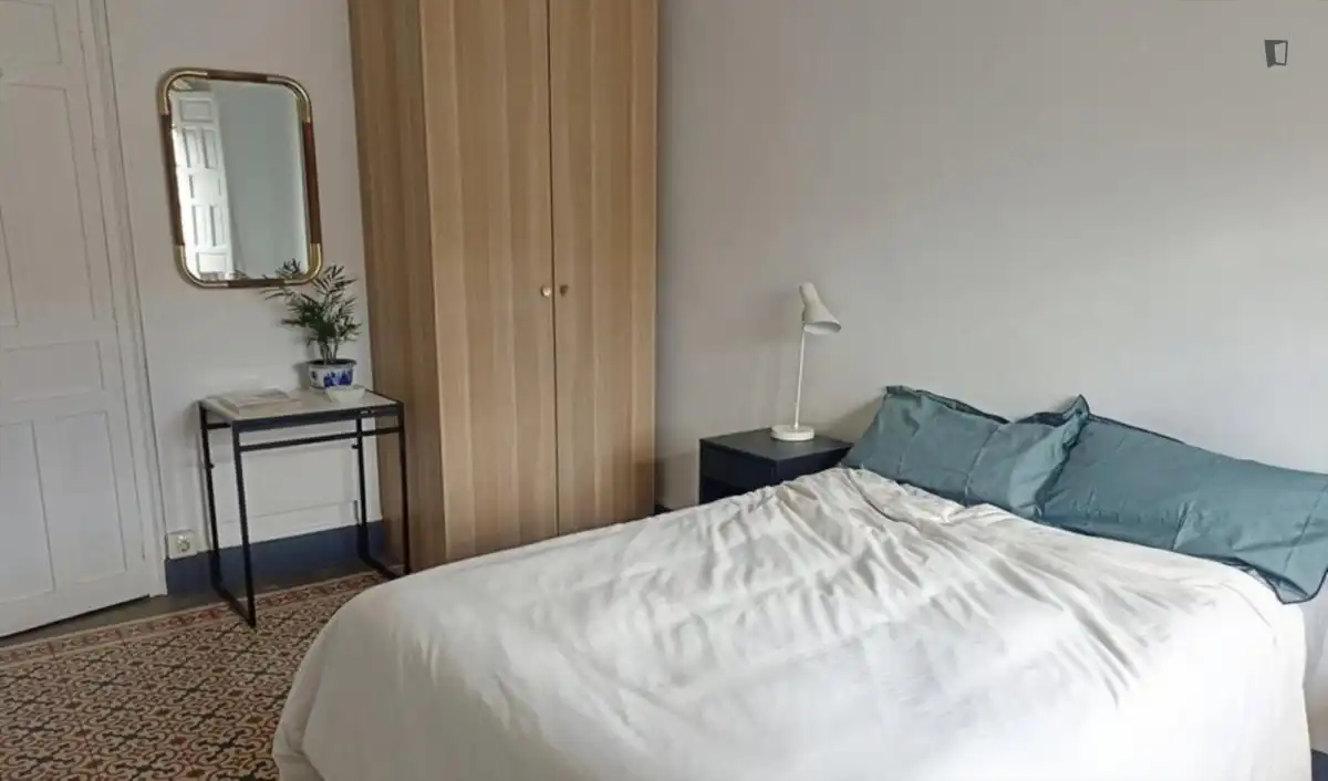Habitación de Apartamento para compartir en Sevilla con Aire acondicionado, Amueblado y Lavadora