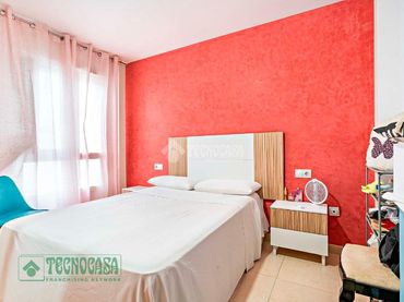 Wohnung mit Balkon zum Verkauf in Roquetas de Mar ciudad