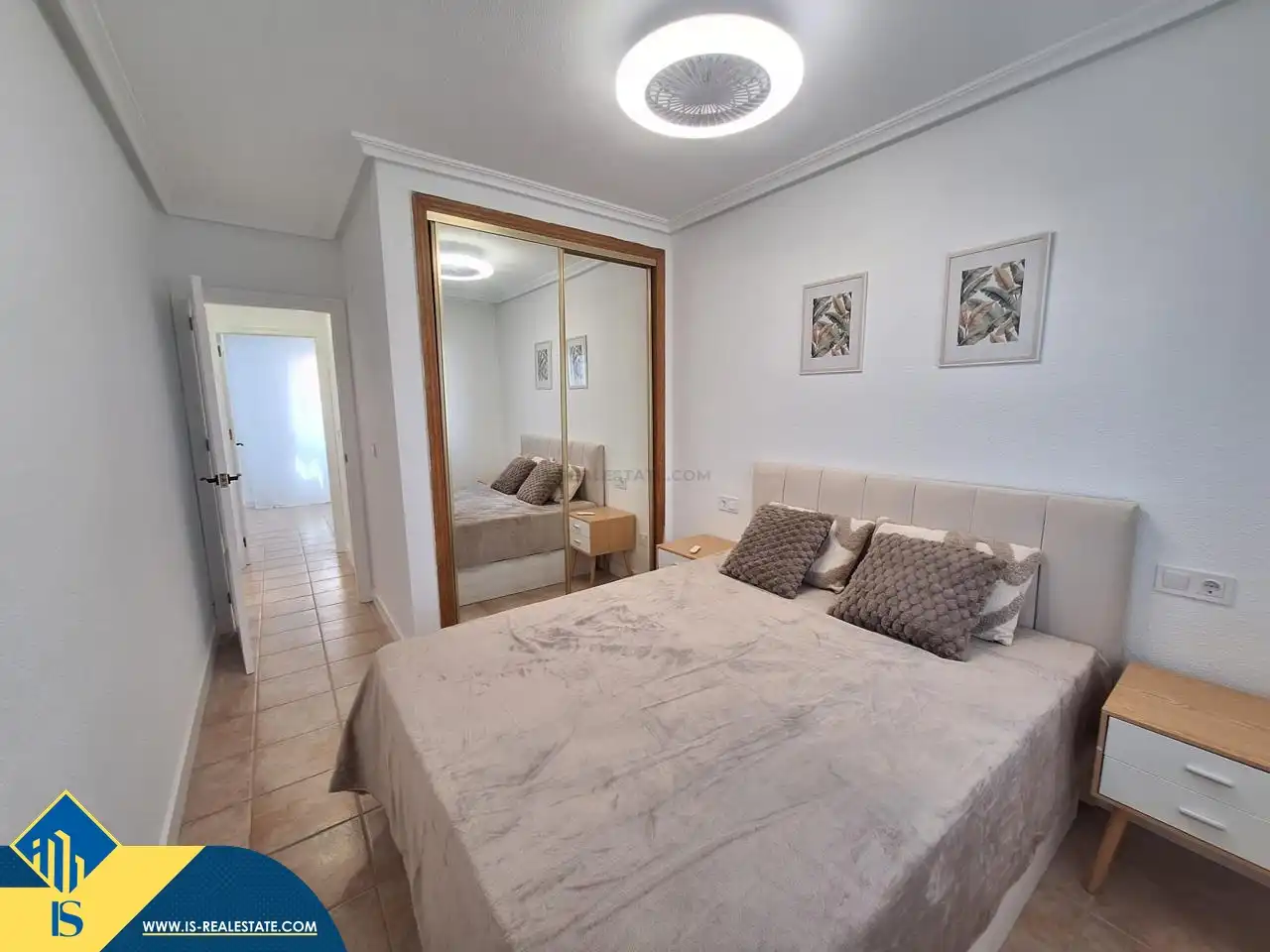 Dormitori de Casa o xalet en venda en Torrevieja amb Aire condicionat, Jardí privat i Terrassa