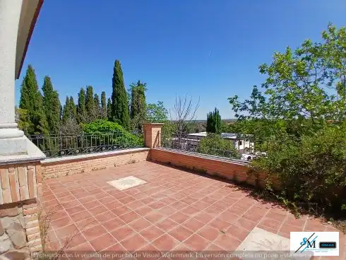 Terrassa de Casa o xalet en venda en Layos amb Jardí privat