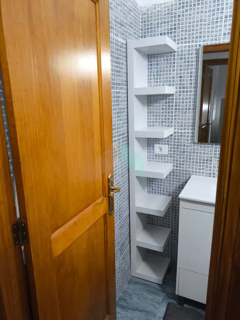 Badezimmer von Wohnungen zum Verkauf in Arona mit Möbliert
