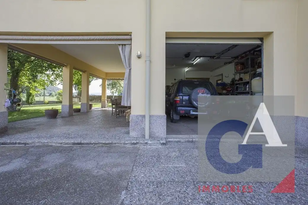 Casa amb terrassa en venda a La Vall d'en Bas, imagen 2