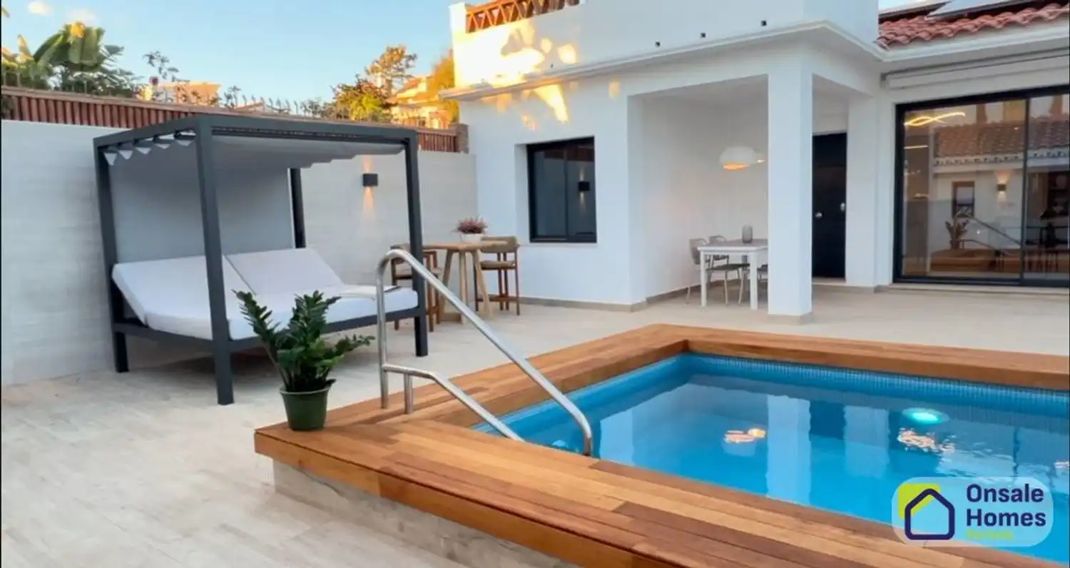 Piscina de Casa o chalet en venta en Marbella con Aire acondicionado, Jardín privado y Terraza